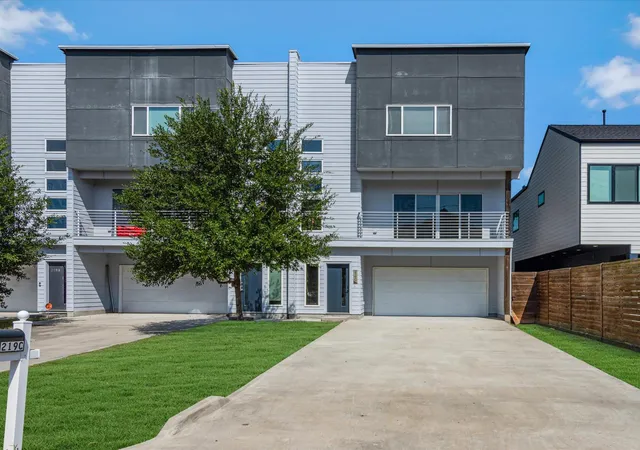 Photo 4 of Townhouse for sale at 219 Pheasant St #C, Houston, TX 77018 | MLS# 29681918 | Listing updated on 2026-09-20