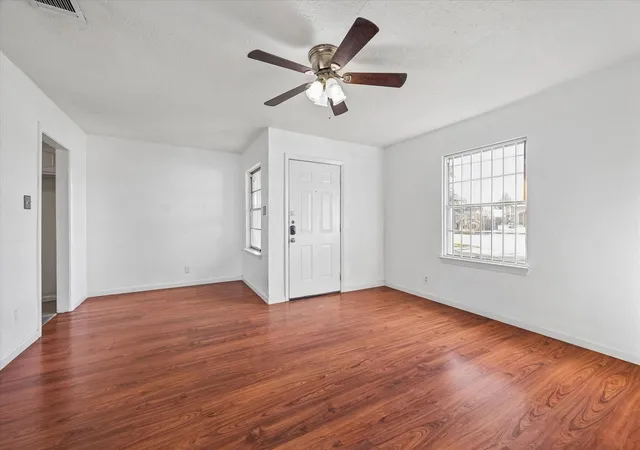 Photo 3 of Sale Pending at 7119 Long Point Rd, Houston, TX 77055 | MLS# 30513371 | Listing updated on 2026-10-06
