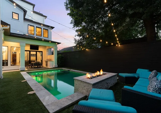 Photo 3 of Sale Pending at 1512 Kipling St, Houston, TX 77006 | MLS# 42683231 | Listing updated on 2026-10-06