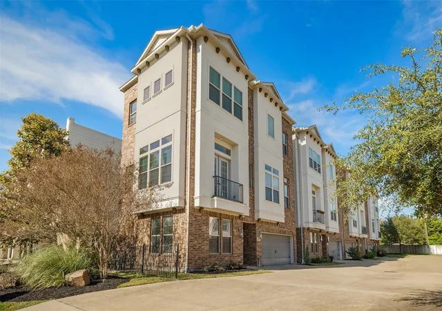 Photo 2 of Single family home for sale at 4003 Beacon Fisher Dr, Houston, TX 77018 | MLS# 8855584 | Listing updated on 2026-09-10