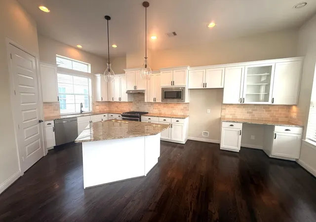 Photo 3 of Single family home for sale at 4003 Beacon Fisher Dr, Houston, TX 77018 | MLS# 8855584 | Listing updated on 2026-09-10