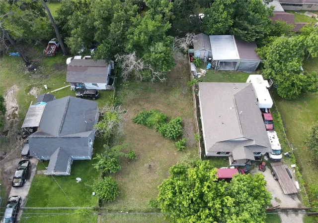 Photo 3 of Sale Pending at 8133 Gallahad St, Houston, TX 77078 | MLS# 18630396 | Listing updated on 2026-09-12