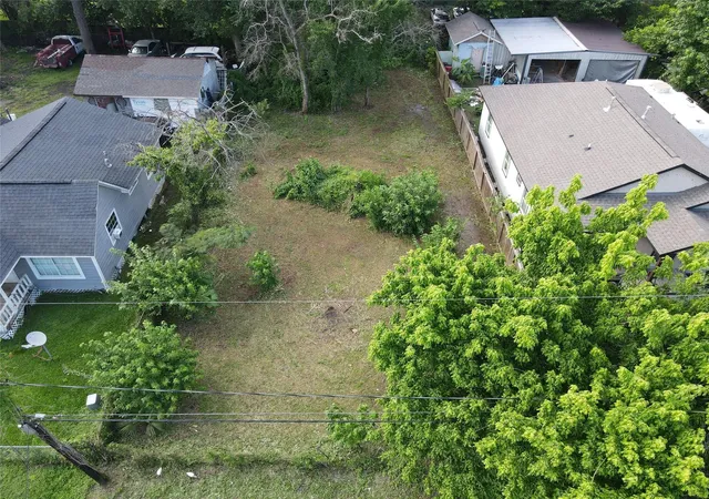 Photo 4 of Sale Pending at 8133 Gallahad St, Houston, TX 77078 | MLS# 18630396 | Listing updated on 2026-09-12
