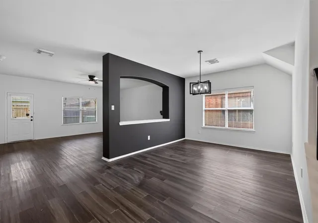 Photo 4 of Single family home for sale at 206 Unique Ct, Rosharon, TX 77583 | MLS# 39461476 | Listing updated on 2026-09-09