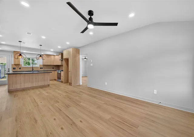 Photo 3 of Single family home for sale at 1509 Moody St, Houston, TX 77009 | MLS# 518183 | Listing updated on 2026-09-18