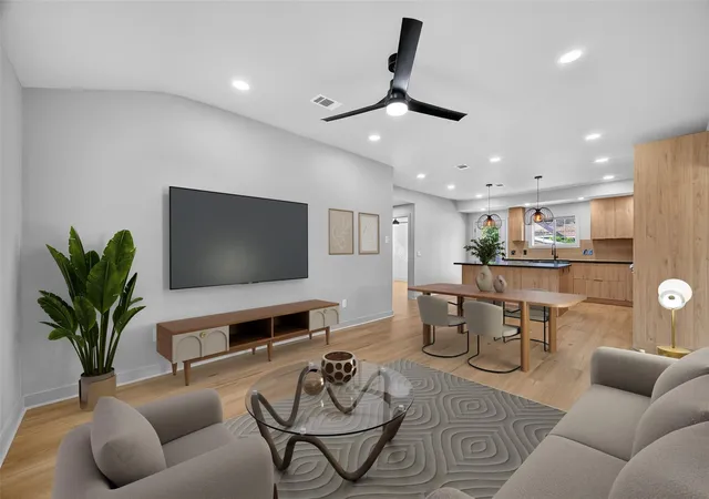 Photo 3 of Single family home for sale at 1509 Moody St, Houston, TX 77009 | MLS# 518183 | Listing updated on 2026-09-18