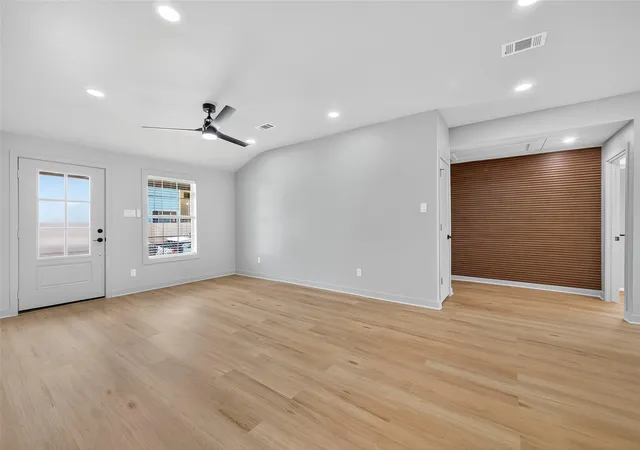 Photo 4 of Single family home for sale at 1509 Moody St, Houston, TX 77009 | MLS# 518183 | Listing updated on 2026-09-18