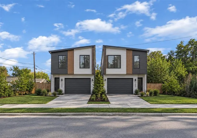 Photo 3 of Sale Pending at 2118 Sampson St, Houston, TX 77004 | MLS# 31205692 | Listing updated on 2026-09-22