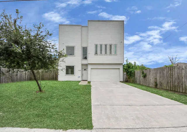 Photo 1 of Single family home for sale at 4228 Bellfort St, Houston, TX 77051 | MLS# 7509326 | Listing updated on 2026-09-16