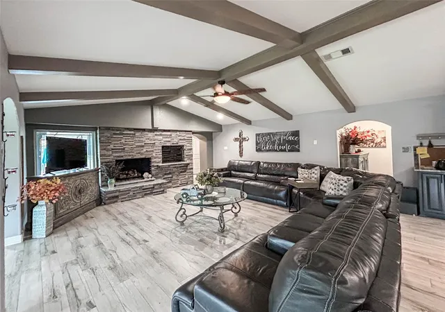 Photo 4 of Single family home for sale at 7078 Gupton Rd, Brazoria, TX 77422 | MLS# 89859686 | Listing updated on 2026-09-19