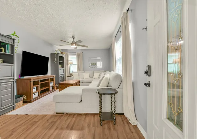 Photo 3 of Sale Pending at 205 Robin St, Deer Park, TX 77536 | MLS# 17680653 | Listing updated on 2026-09-17