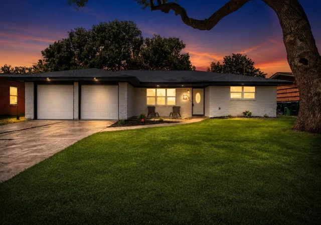 Photo 4 of Single family home for sale at 5551 Winding Crk Way, Houston, TX 77017 | MLS# 21664335 | Listing updated on 2026-09-27