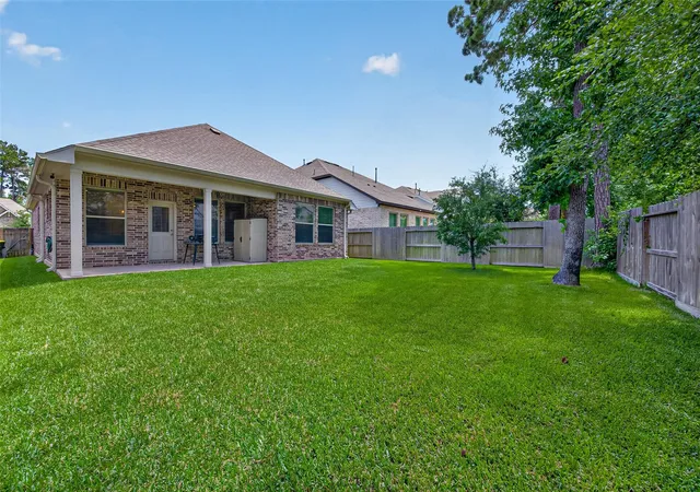 Photo 4 of Single family home for sale at 135 Winged Elm Ct, Willis, TX 77318 | MLS# 79183538 | Listing updated on 2026-09-11