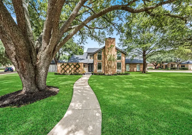 Photo 1 of Sale Pending at 2602 Williams Grant St, Sugar Land, TX 77479 | MLS# 64251589 | Listing updated on 2026-10-08