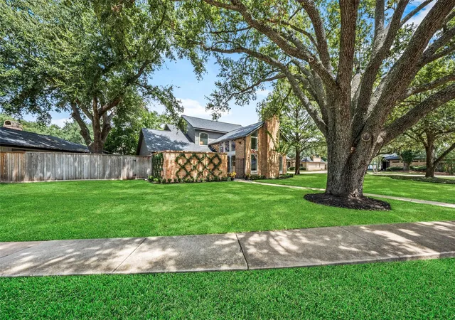 Photo 2 of Sale Pending at 2602 Williams Grant St, Sugar Land, TX 77479 | MLS# 64251589 | Listing updated on 2026-10-08