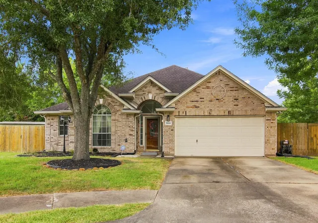 Photo 1 of Single family home for sale at 10414 Ray Brk Ln, Houston, TX 77089 | MLS# 42676185 | Listing updated on 2026-09-05