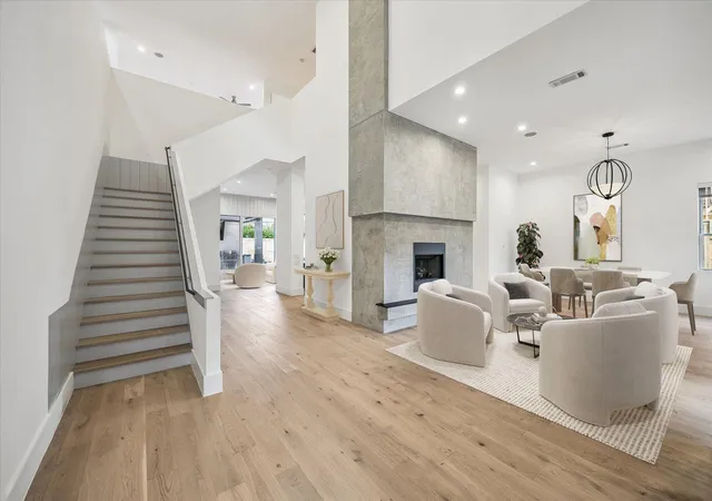Photo 3 of Mansion for sale at 1601 Pine Chase Dr, Houston, TX 77055 | MLS# 68242727 | Listing updated on 2026-09-24