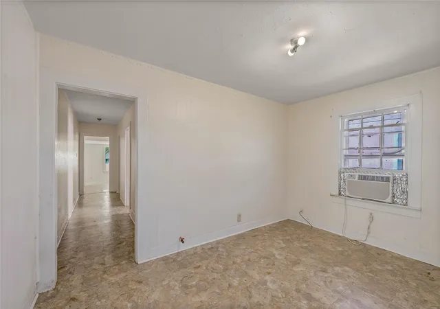 Photo 3 of Single family home for sale at 925 4th Avenue N, Texas City, TX 77590 | MLS# 30831994 | Listing updated on 2026-09-18