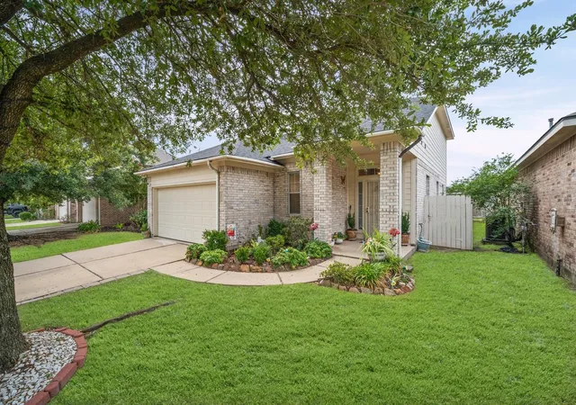 Photo 4 of Single family home for sale at 15726 Flagstone Walk Way, Houston, TX 77049 | MLS# 32836636 | Listing updated on 2026-09-19