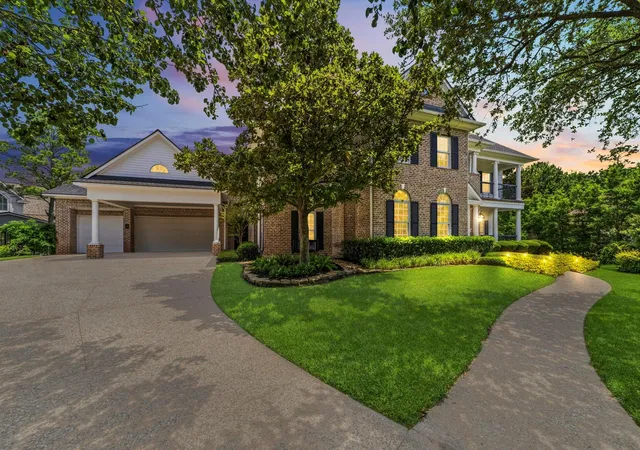 Photo 3 of Single family home for sale at 18 Dappled Sun Pl, Spring, TX 77381 | MLS# 29843970 | Listing updated on 2026-10-07