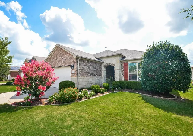 Photo 3 of Single family home for sale at 527 Monterry Oaks Dr, Richmond, TX 77469 | MLS# 86741091 | Listing updated on 2026-10-08