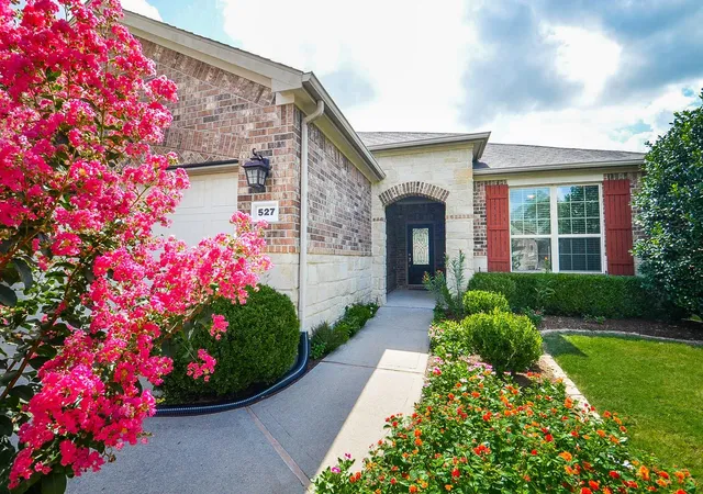 Photo 3 of Single family home for sale at 527 Monterry Oaks Dr, Richmond, TX 77469 | MLS# 86741091 | Listing updated on 2026-10-08