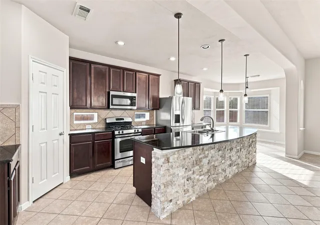 Photo 4 of Single family home for sale at 13107 Silhouette Bay Ct, Pearland, TX 77584 | MLS# 6290233 | Listing updated on 2026-09-20