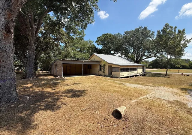 Photo 10 of Single family home for sale at 2410 Holly St, Waller, TX 77484 | MLS# 97977872 | Listing updated on 2026-09-11