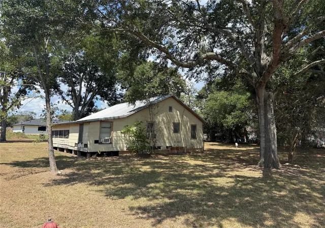 Photo 2 of Single family home for sale at 2410 Holly St, Waller, TX 77484 | MLS# 97977872 | Listing updated on 2026-09-11
