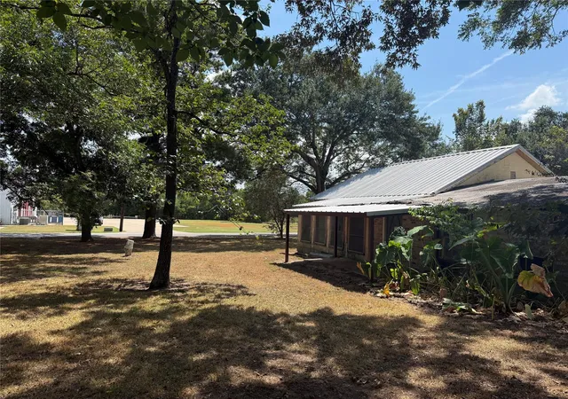 Photo 3 of Single family home for sale at 2410 Holly St, Waller, TX 77484 | MLS# 97977872 | Listing updated on 2026-09-11