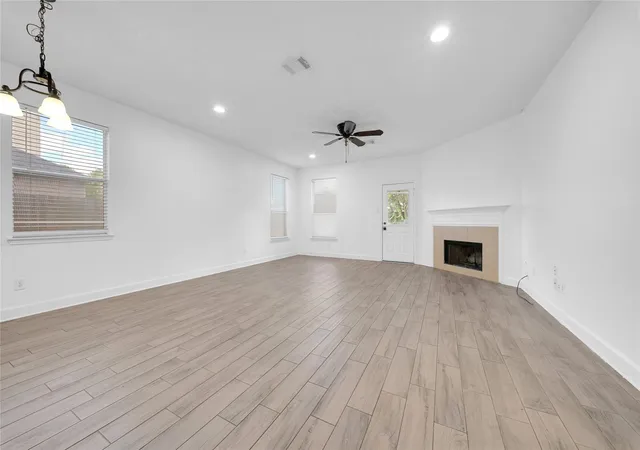 Photo 2 of Single family home for sale at 1009 Bay Area Blvd, League City, TX 77573 | MLS# 64146946 | Listing updated on 2026-09-28