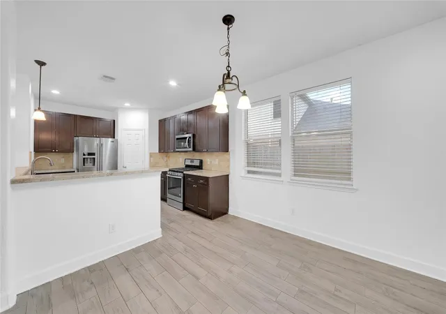 Photo 4 of Single family home for sale at 1009 Bay Area Blvd, League City, TX 77573 | MLS# 64146946 | Listing updated on 2026-09-28