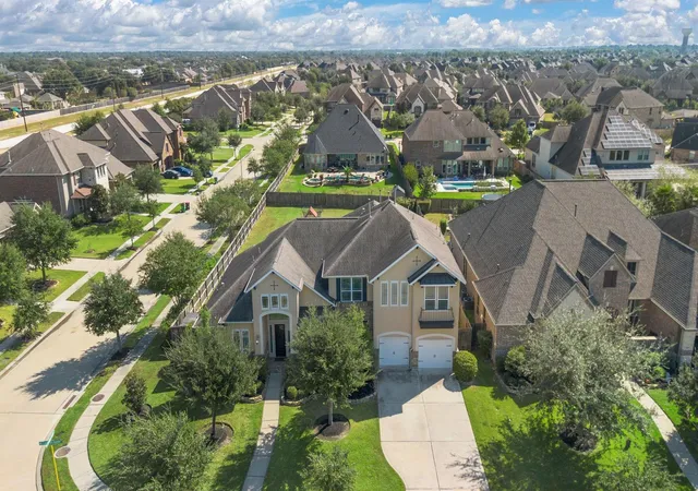 Photo 2 of Single family home for sale at 16916 W Caramel Apple Trl, Cypress, TX 77433 | MLS# 19492091 | Listing updated on 2026-09-01