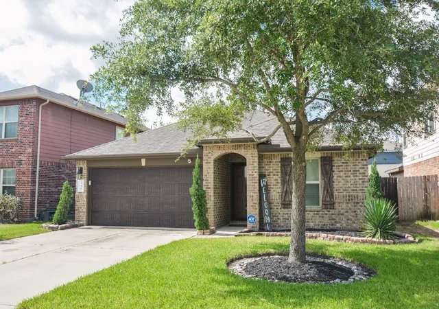 Photo 1 of Single family home for sale at 342 Glencarry Trl, Rosharon, TX 77583 | MLS# 37879854 | Listing updated on 2026-09-08