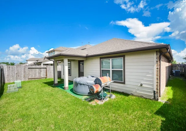 Photo 3 of Single family home for sale at 342 Glencarry Trl, Rosharon, TX 77583 | MLS# 37879854 | Listing updated on 2026-09-08