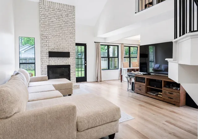 Photo 4 of Single family home for sale at 3515 Grv Oaks Dr, Kingwood, TX 77339 | MLS# 62633618 | Listing updated on 2026-09-09