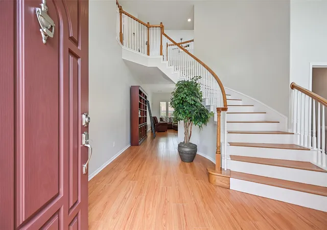 Photo 3 of Single family home for sale at 2872 Everett Dr, Friendswood, TX 77546 | MLS# 11609460 | Listing updated on 2026-09-12