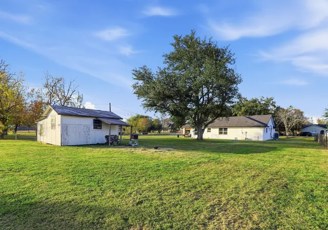 Photo 41 of Single family home for sale at 2414 Loch Lomond St, Highlands, TX 77562 | MLS# 4011921 | Listing updated on 2026-09-22