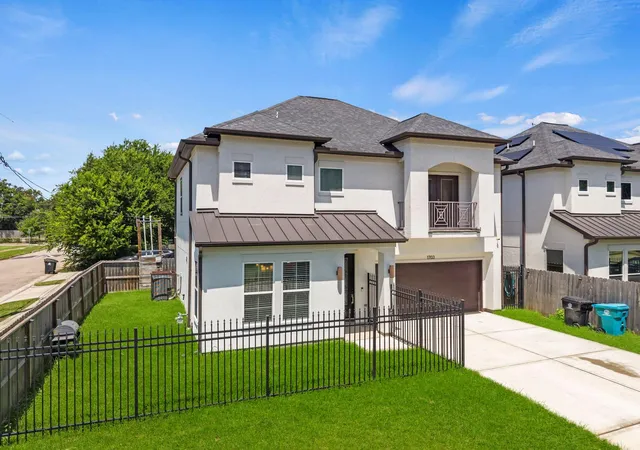 Single family home for sale at 1703 Wipprecht St, Houston, TX 77020 | MLS# 44962094