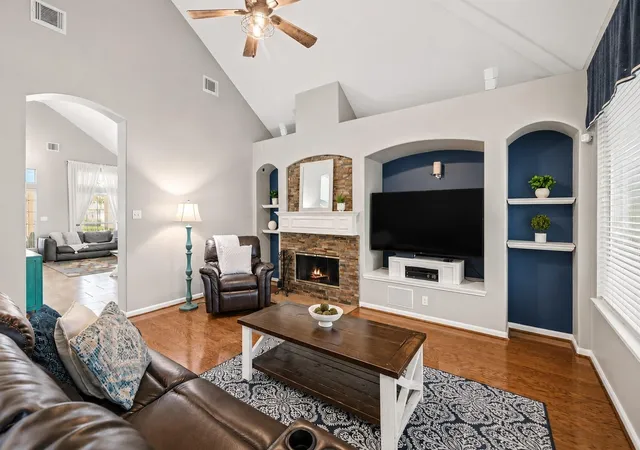 Photo 4 of Single family home for sale at 4026 Chestnut Bnd, Missouri City, TX 77459 | MLS# 3836415 | Listing updated on 2026-09-20