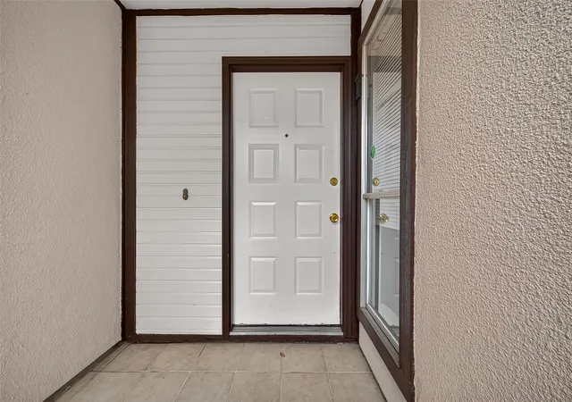 Photo 3 of Single family home for sale at 12327 Crst Lake Dr, Houston, TX 77072 | MLS# 10421532 | Listing updated on 2026-09-10