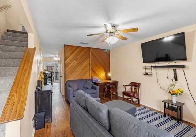 Photo 3 of Townhouse for sale at 2521 Crosstimbers St #H3, Huntsville, TX 77320 | MLS# 64648636 | Listing updated on 2026-09-25
