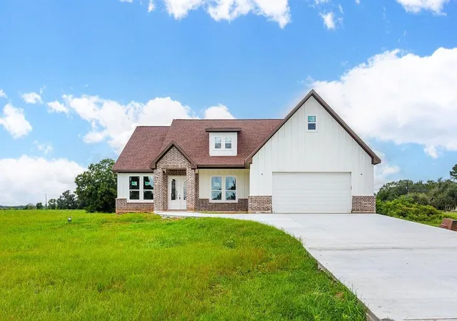 Photo 1 of Single family home for sale at 206 Shetland Ct, Angleton, TX 77515 | MLS# 44983111 | Listing updated on 2026-09-23
