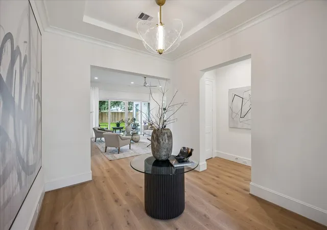 Photo 3 of Single family home for sale at 1618 Ronson Rd, Houston, TX 77055 | MLS# 17255729 | Listing updated on 2026-09-12