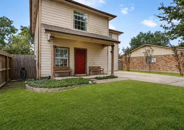 Photo 2 of Single family home for sale at 4903 Moody Reef Dr, Bacliff, TX 77518 | MLS# 8183025 | Listing updated on 2026-09-03