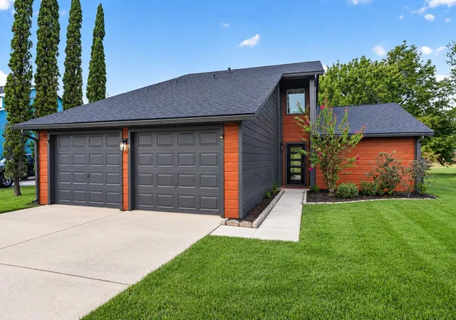 Photo 1 of Single family home for sale at 12632 Lake Vista Dr, Willis, TX 77318 | MLS# 2206582 | Listing updated on 2026-10-07