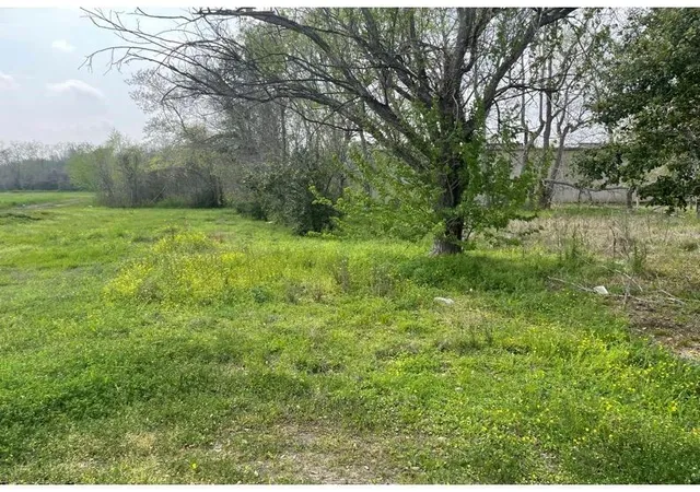 Photo 2 of Land for sale at 63 Oakland St, Beaumont, TX 77701 | MLS# 75217838 | Listing updated on 2026-09-16
