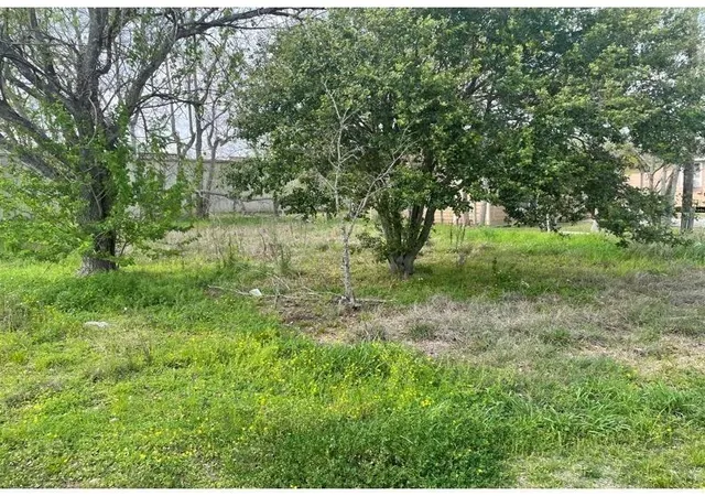 Photo 3 of Land for sale at 63 Oakland St, Beaumont, TX 77701 | MLS# 75217838 | Listing updated on 2026-09-16