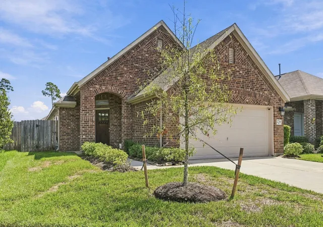 Photo 1 of Single family home for sale at 2734 Meadow View Ln, Conroe, TX 77385 | MLS# 27451592 | Listing updated on 2026-09-24
