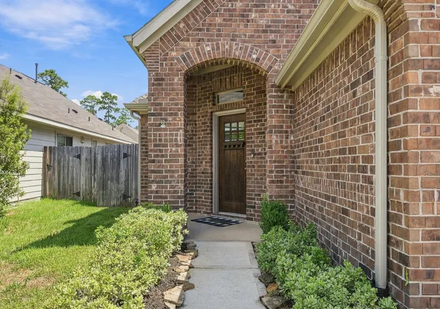 Photo 3 of Single family home for sale at 2734 Meadow View Ln, Conroe, TX 77385 | MLS# 27451592 | Listing updated on 2026-09-24